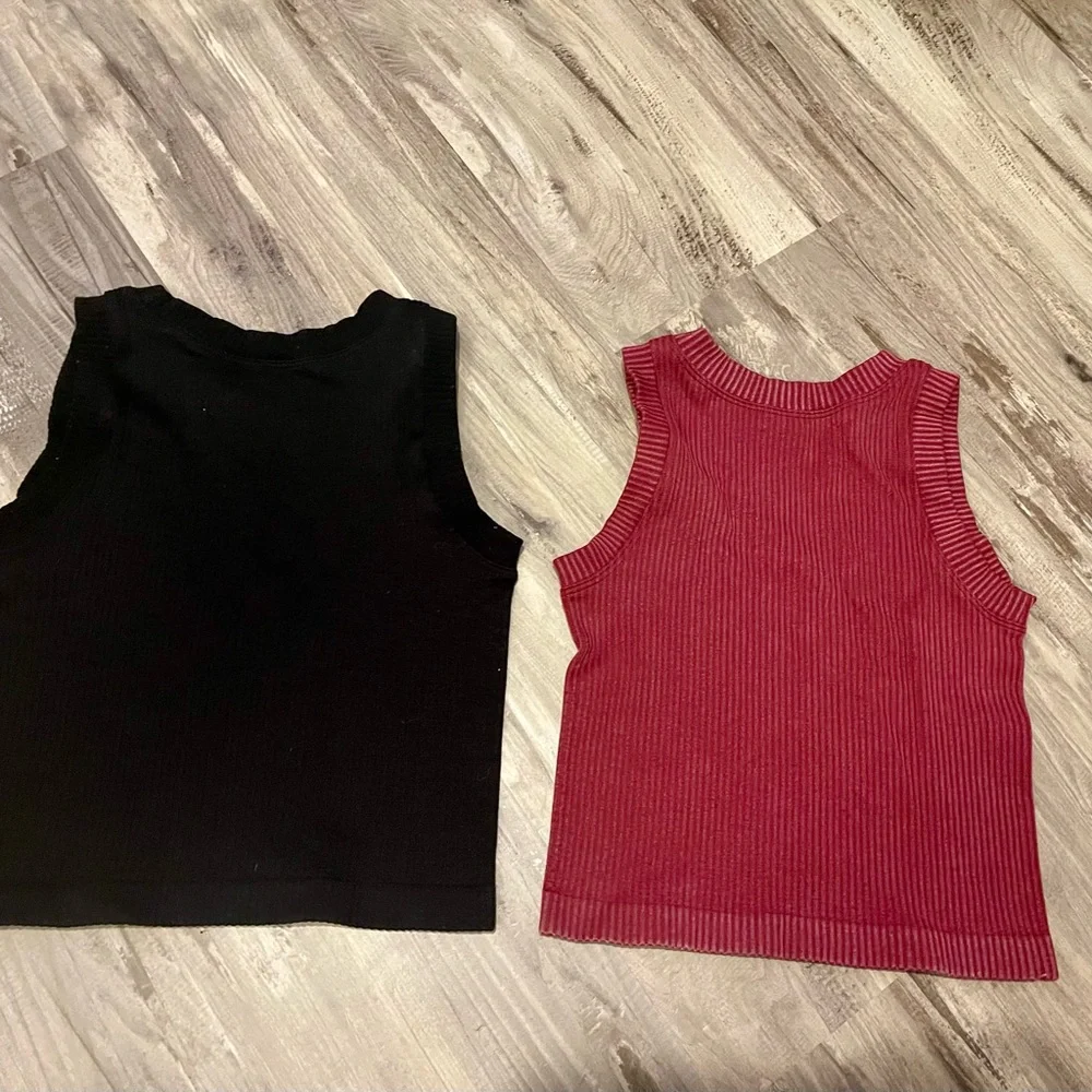Aura Black and Red Tank Tops Classic Sleeveless Design - Picture 2 of 4